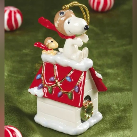 Lenox Peanuts 2 Christmas ornament set - Snoopy Holiday Gift/Flying Ace - NEW - Picture 4 of 4